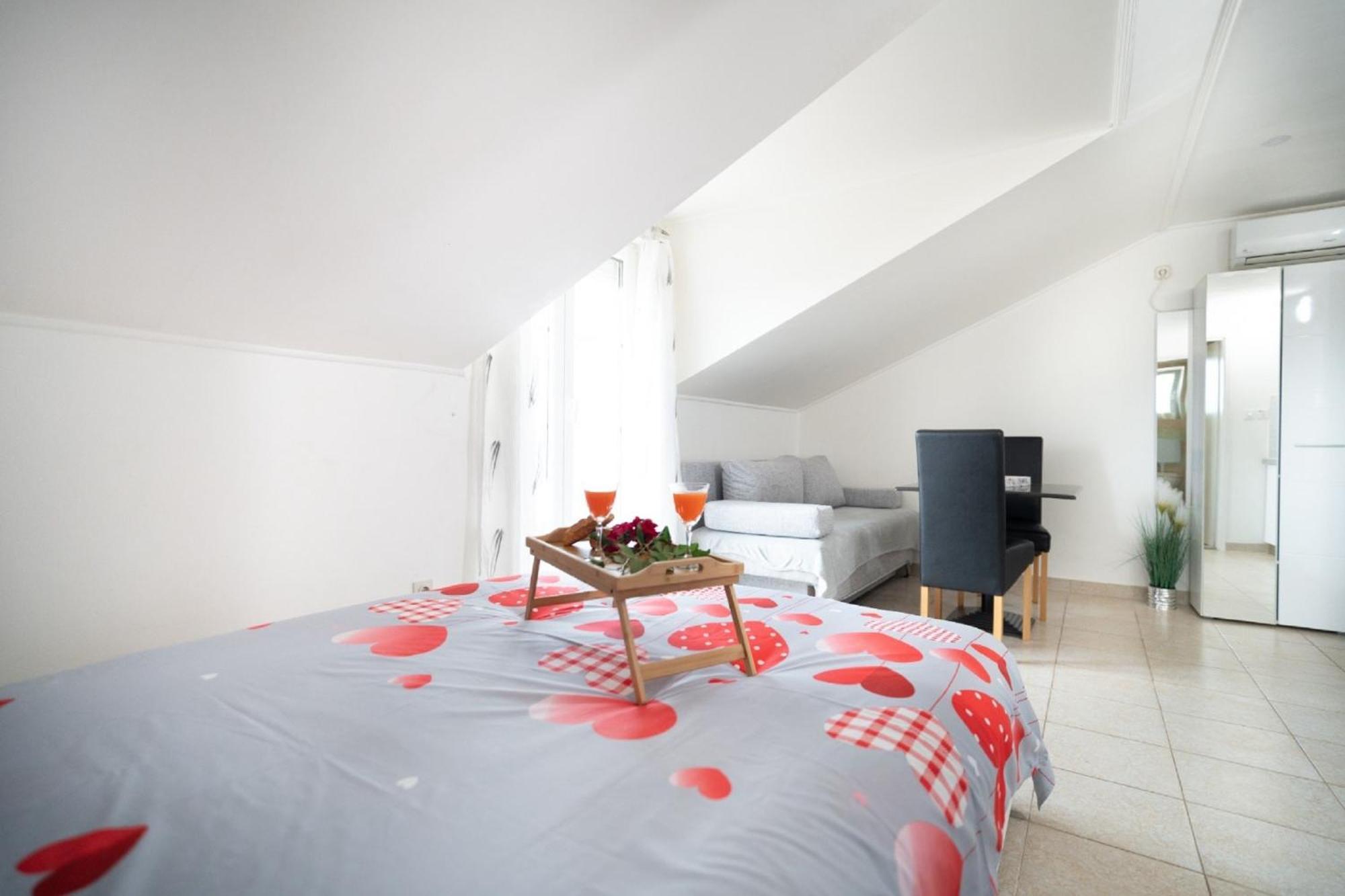 Apartments Milic Gornji Karin Eksteriør bilde
