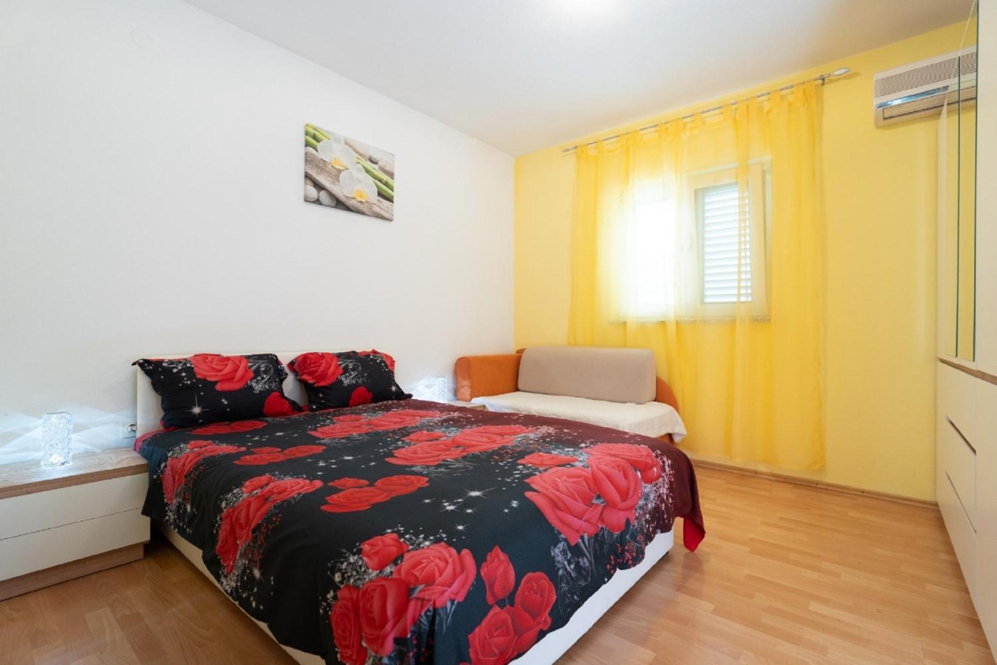 Apartments Milic Gornji Karin Eksteriør bilde